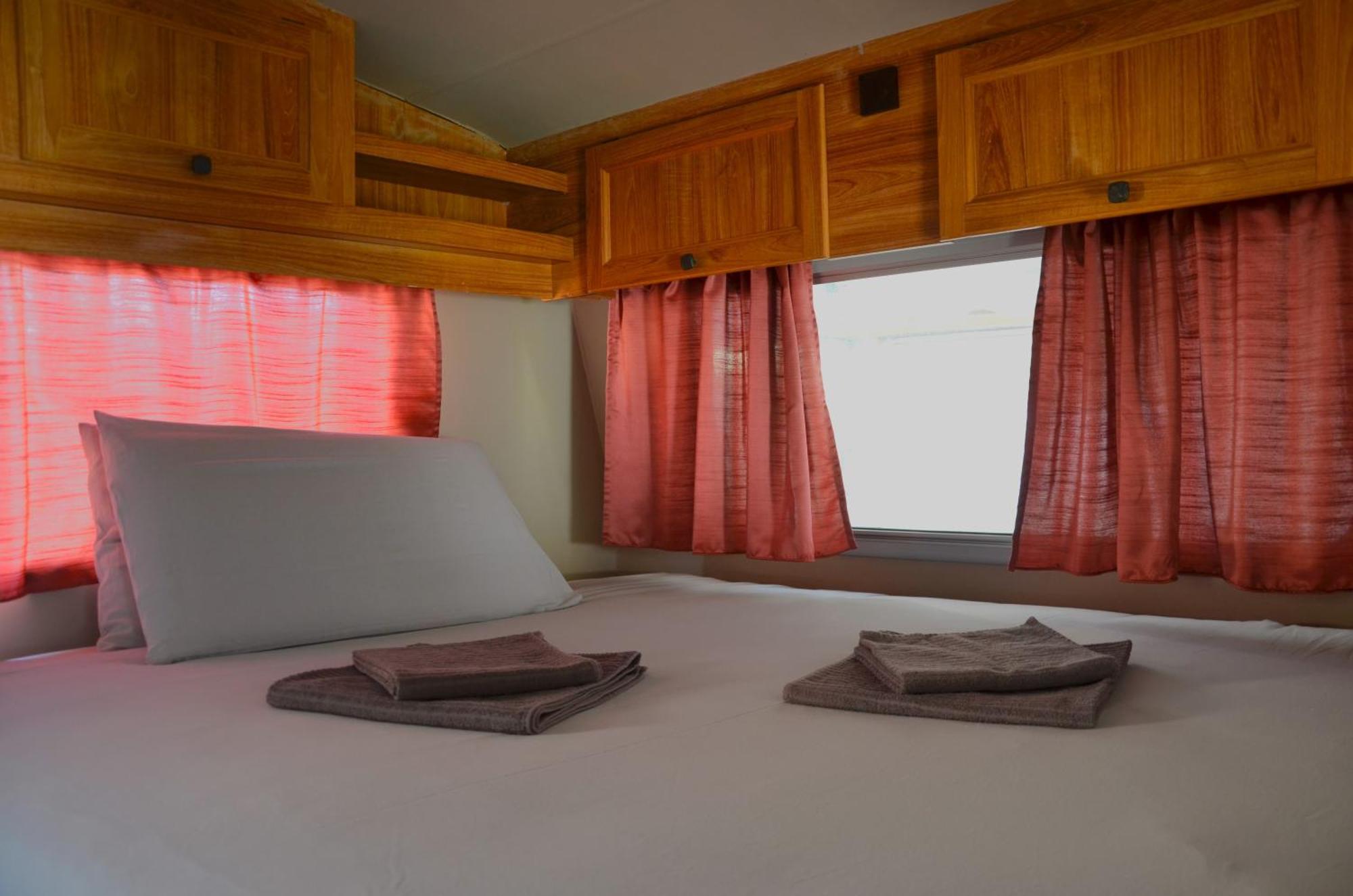 Camping Italia 90 Caravans Domaso Bagian luar foto